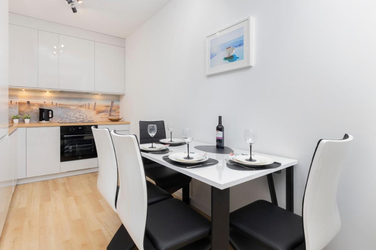 Plac Unii Apartment Gdynia By Noclegi Renters Exterior photo