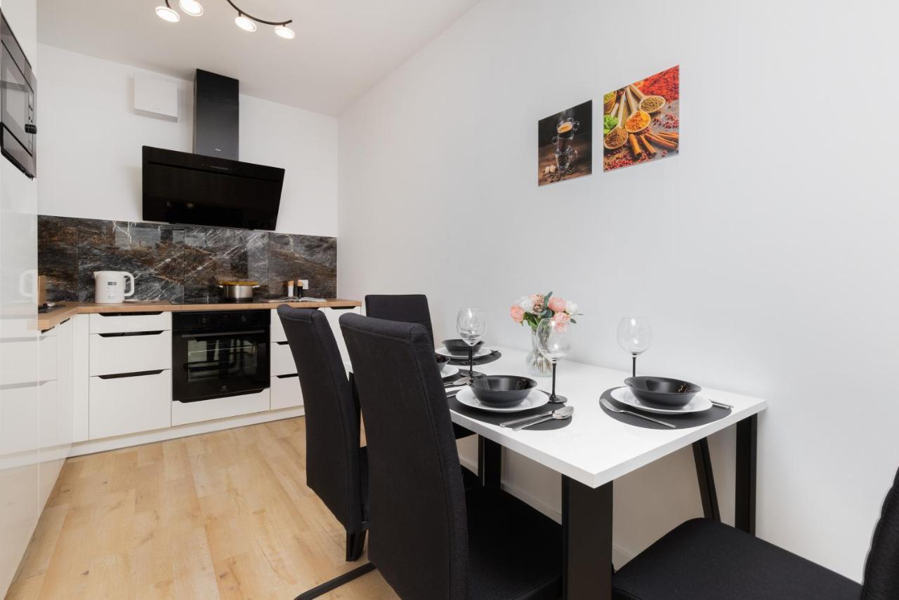Plac Unii Apartment Gdynia By Noclegi Renters Exterior photo