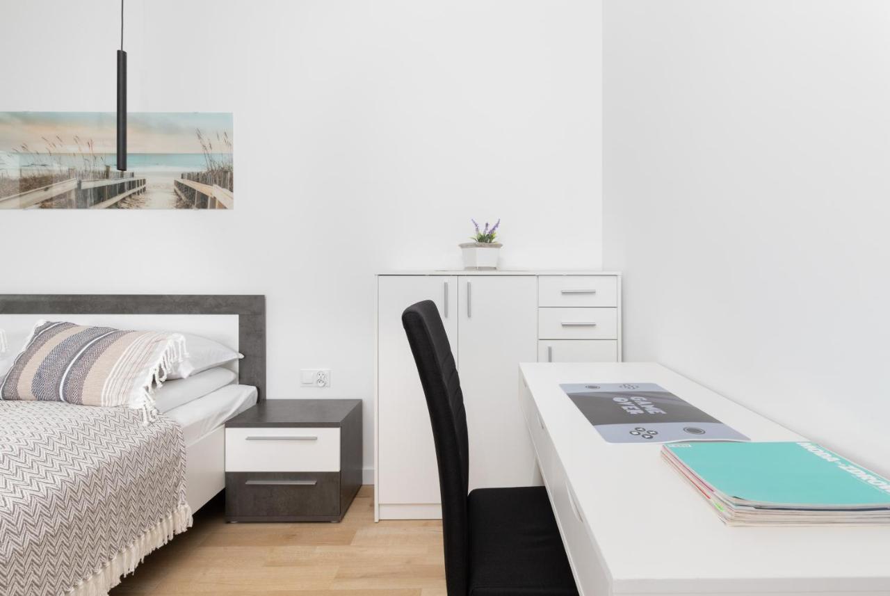 Plac Unii Apartment Gdynia By Noclegi Renters Exterior photo